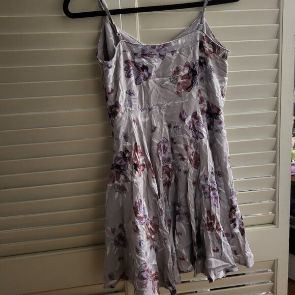 Aritzia talula Women's Floral Double Layer Mini Dress Size 8 - Picture 3 of 5